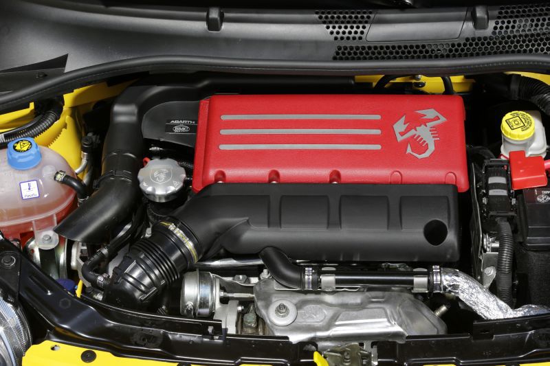 Abarth 595 1.4 T-Jet (145 Hp)